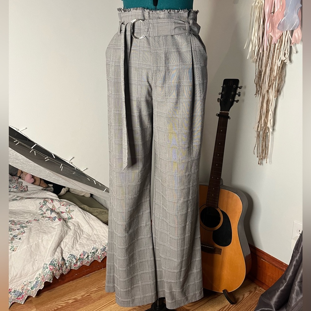 Super cute fashionable dress pants size medium Victoria + Sophia.